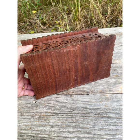 Vintage Cut Out Wood Box Two Toned Wood - Picture 4 of 9